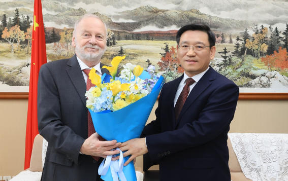 与中国结缘30年,诺奖得主在中国安家 与中国结缘30年,诺奖得主在中国安家