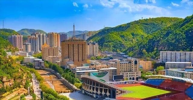 削平33座大山 延安在山顶建了一座新城 削平33座大山 延安在山顶建了一座新城