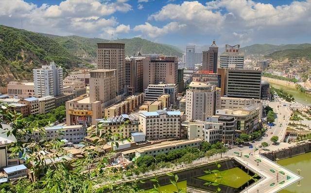 削平33座大山 延安在山顶建了一座新城 削平33座大山 延安在山顶建了一座新城