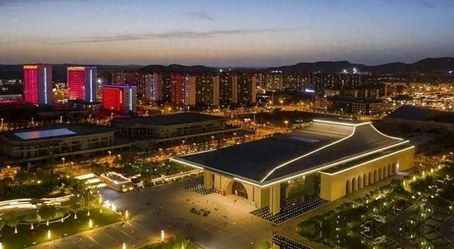 削平33座大山 延安在山顶建了一座新城 削平33座大山 延安在山顶建了一座新城