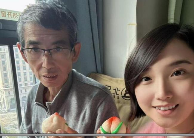 “上海最通透爸爸”去世 女儿的讲述 “上海最通透爸爸”去世 女儿的讲述