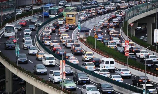 为什么五一高速必堵车?核心原因很多人都想错 为什么五一高速必堵车?核心原因很多人都想错