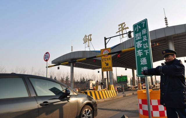 为什么五一高速必堵车?核心原因很多人都想错 为什么五一高速必堵车?核心原因很多人都想错