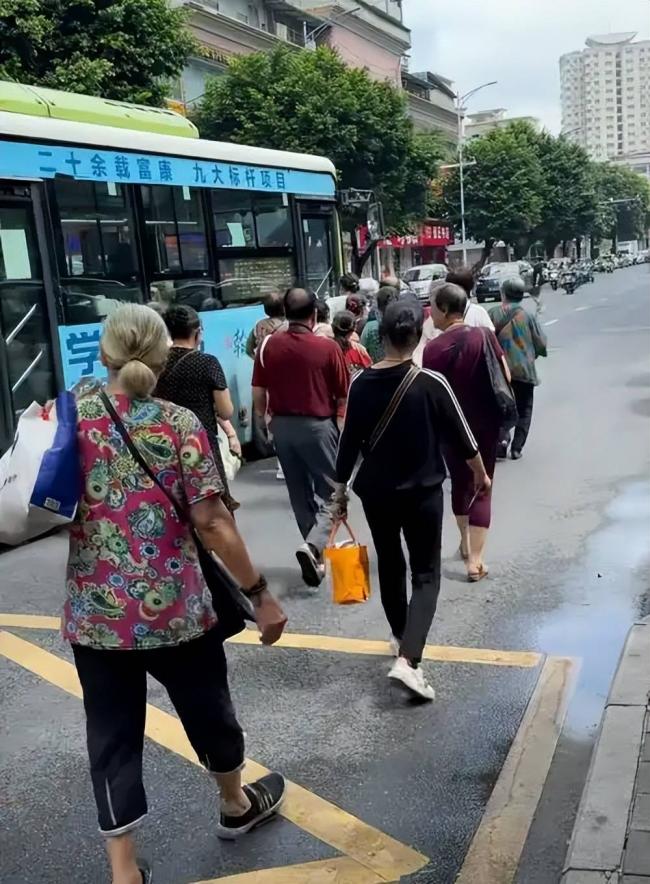 一年亏损四千万,曾经的金饭碗如今陷入关停潮 一年亏损四千万,曾经的金饭碗如今陷入关停潮