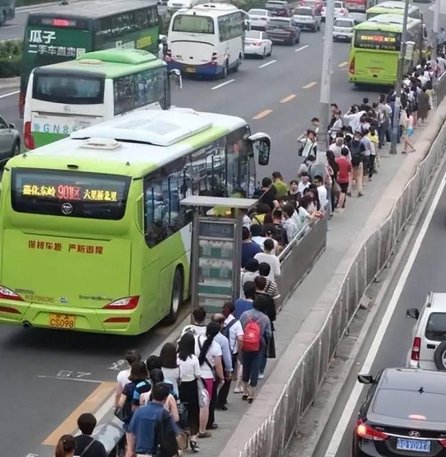 一年亏损四千万,曾经的金饭碗如今陷入关停潮 一年亏损四千万,曾经的金饭碗如今陷入关停潮