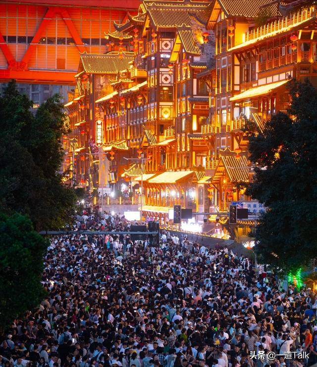谁去谁后悔!五一最堵六大景点 谁去谁后悔!五一最堵六大景点