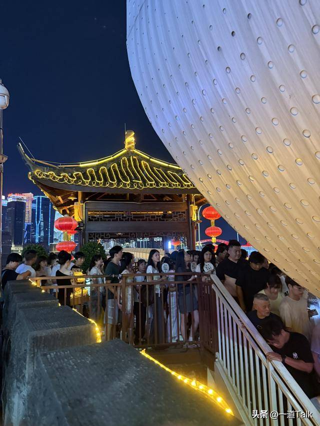 谁去谁后悔!五一最堵六大景点 谁去谁后悔!五一最堵六大景点