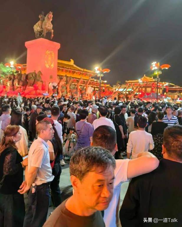 谁去谁后悔!五一最堵六大景点 谁去谁后悔!五一最堵六大景点