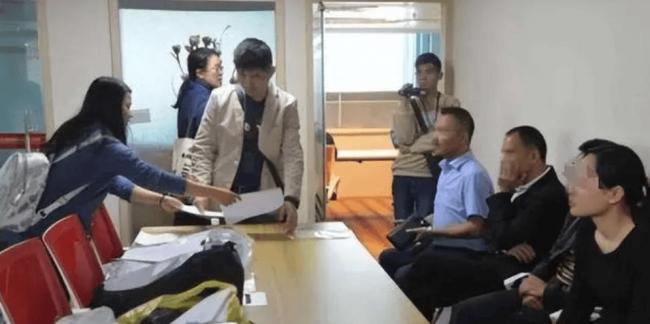 2014年一家四口在华山跳崖,留下2个月大的女儿 2014年一家四口在华山跳崖,留下2个月大的女儿