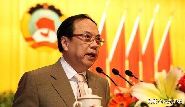 广东头号警花 为升官卖色相 后台不是一般的硬 广东头号警花 为升官卖色相 后台不是一般的硬