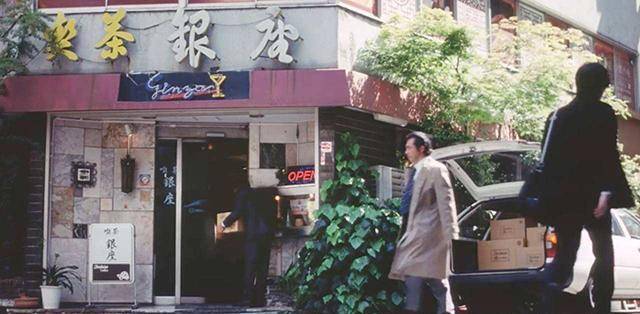 这位神秘大胡子,一手压着2位中国首富 这位神秘大胡子,一手压着2位中国首富