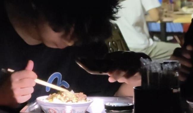 广东深夜食堂排骨饭1碗只卖9元爆红 要排3小时 广东深夜食堂排骨饭1碗只卖9元爆红 要排3小时