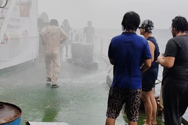 中国首艘油轮霍木兹海峡遇袭 船员讲述惊魂经历 中国首艘油轮霍木兹海峡遇袭 船员讲述惊魂经历