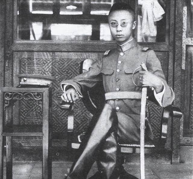 当年溥仪临死前面目狰狞,一直大喊三个字 当年溥仪临死前面目狰狞,一直大喊三个字