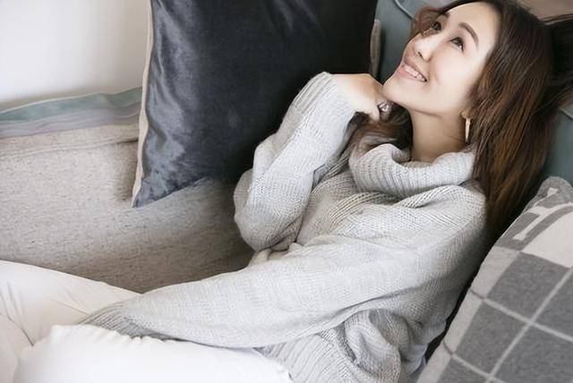 赌王千金下嫁普通小伙,如今生活早已大变 赌王千金下嫁普通小伙,如今生活早已大变