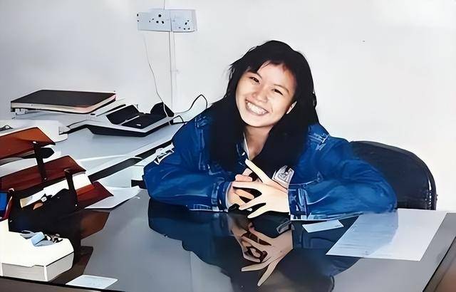 照片刷屏:坐在马斯克和库克中间的中国女人是谁 照片刷屏:坐在马斯克和库克中间的中国女人是谁
