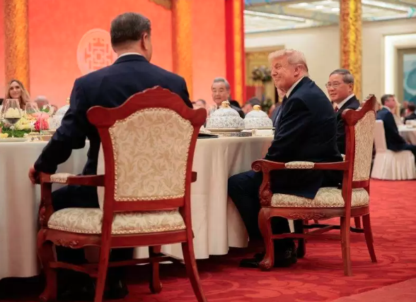网曝访华期间川普没吃一口中国食物 原因是… 网曝访华期间川普没吃一口中国食物 原因是…