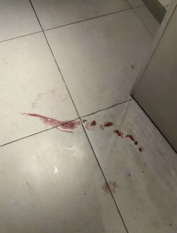 这两个新闻放在一起看,感觉特别无力 这两个新闻放在一起看,感觉特别无力