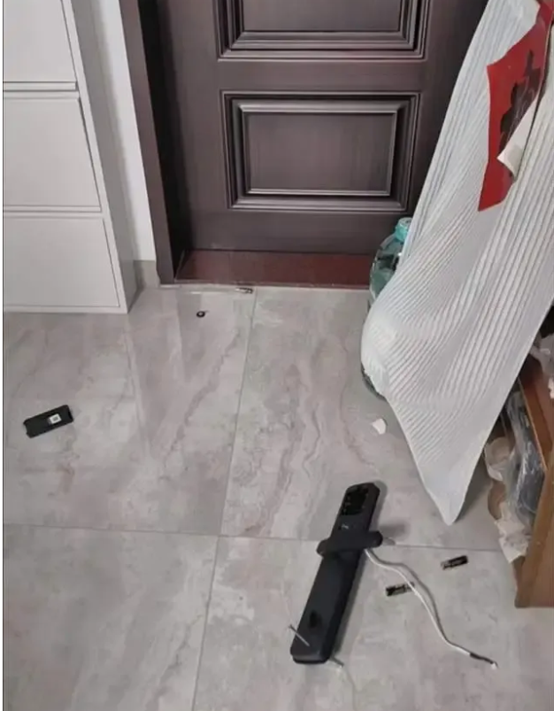 这两个新闻放在一起看,感觉特别无力 这两个新闻放在一起看,感觉特别无力