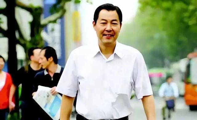 最令人诧异的贪官情妇:公公婆婆都是院士.... 最令人诧异的贪官情妇:公公婆婆都是院士....