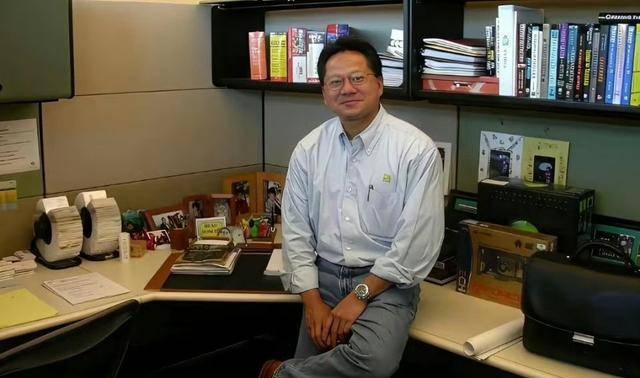 黄仁勋年轻时照片,他是越老越有魅力 黄仁勋年轻时照片,他是越老越有魅力
