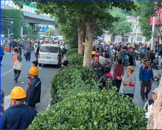 三驾马车油门踩不动 中国多个产业现倒闭潮 三驾马车油门踩不动 中国多个产业现倒闭潮