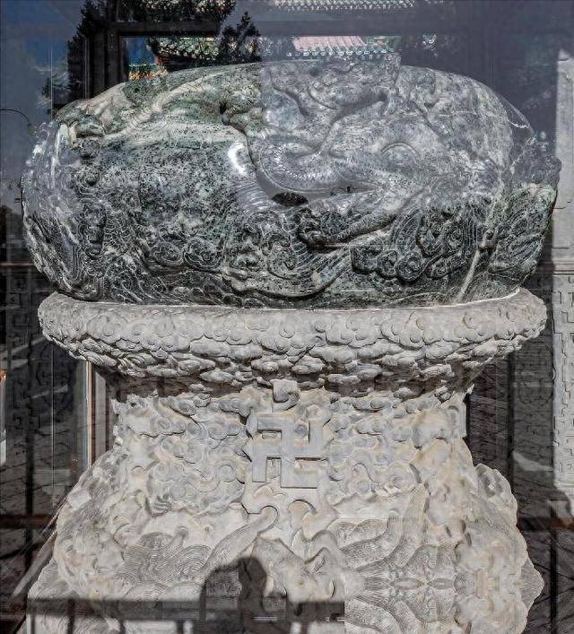 憋屈的国宝:七千斤名玉打造,却装了300年咸菜 憋屈的国宝:七千斤名玉打造,却装了300年咸菜