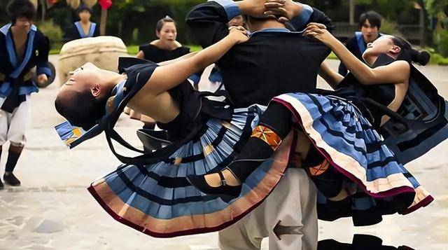 中国南方“菇类村”:女性衣着开放 母系社会 中国南方“菇类村”:女性衣着开放 母系社会