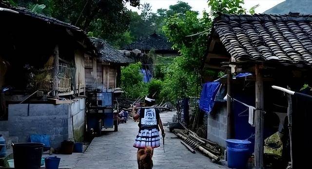 中国南方“菇类村”:女性衣着开放 母系社会 中国南方“菇类村”:女性衣着开放 母系社会