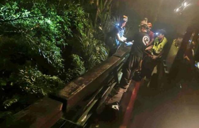 情人步道情侣吵架 男失控跳下50米深山谷 情人步道情侣吵架 男失控跳下50米深山谷