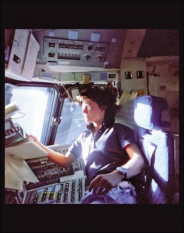女航天员去太空前,为何要吃避孕药? 女航天员去太空前,为何要吃避孕药?