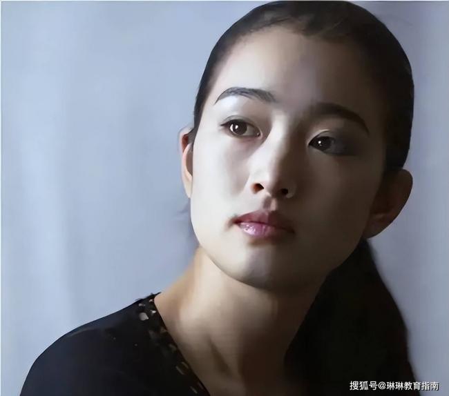 吓人!大眼睛艺考生走红,颜值令网友不适 吓人!大眼睛艺考生走红,颜值令网友不适