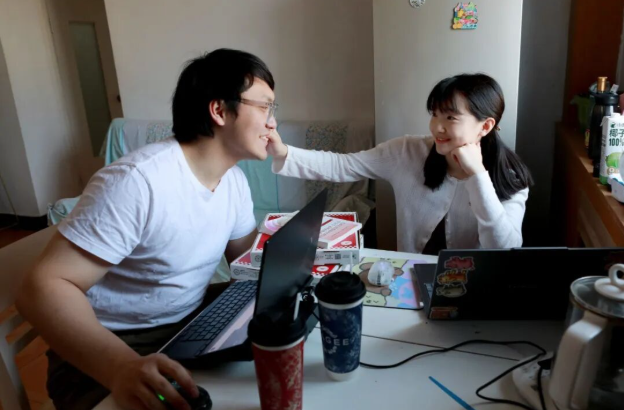 失控的爱:女大学生被家人骗入戒网瘾学校的11天 失控的爱:女大学生被家人骗入戒网瘾学校的11天