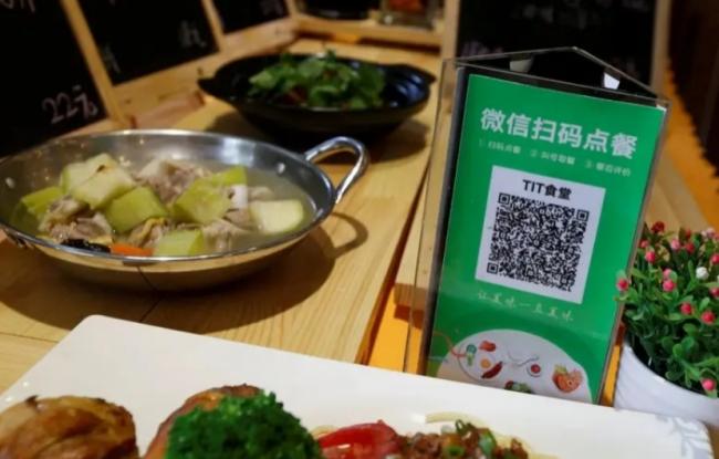 赴中国探亲旅游无微信寸步难行 现在方便了 赴中国探亲旅游无微信寸步难行 现在方便了