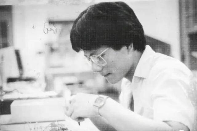 1979年黄仁勋高中时期,一张罕见的留影 1979年黄仁勋高中时期,一张罕见的留影