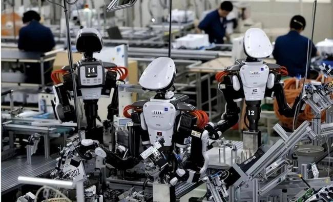 AI抢走工作,普通人的钱从哪来?真相很现实 AI抢走工作,普通人的钱从哪来?真相很现实