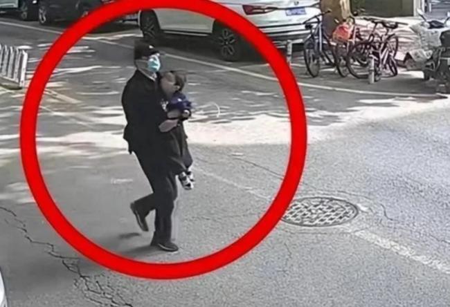 清华女博士遭当街抢走幼子 法院判了 清华女博士遭当街抢走幼子 法院判了