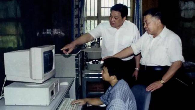 67户攒30亿,家家别墅!湖北小村成第二个华西村 67户攒30亿,家家别墅!湖北小村成第二个华西村