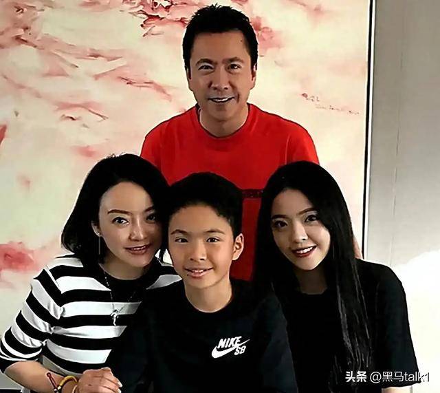 家里破产后,华谊公主王文也面相都变了 家里破产后,华谊公主王文也面相都变了