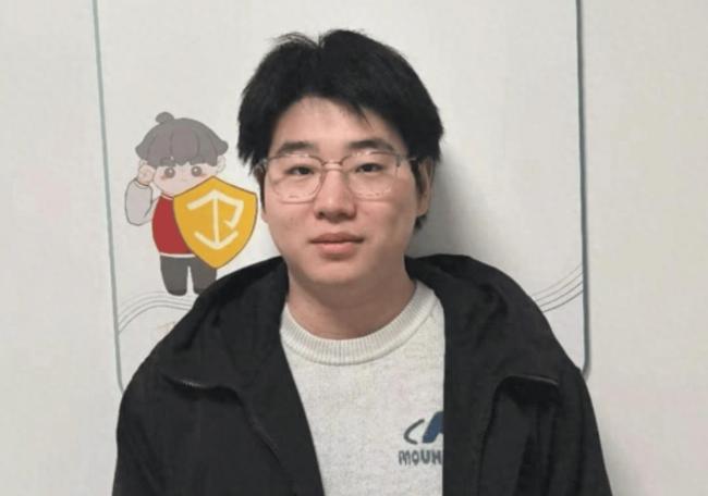 24岁北大才子猝死 体重从130斤飙到220斤 24岁北大才子猝死 体重从130斤飙到220斤