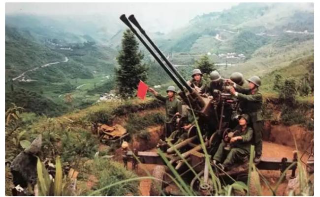 人民大会堂的窒息信号!1979年历史要重演? 人民大会堂的窒息信号!1979年历史要重演?