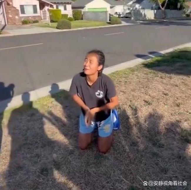 篮球少女张家裔 赴美后下跪道歉 一手好牌全烂掉 篮球少女张家裔 赴美后下跪道歉 一手好牌全烂掉