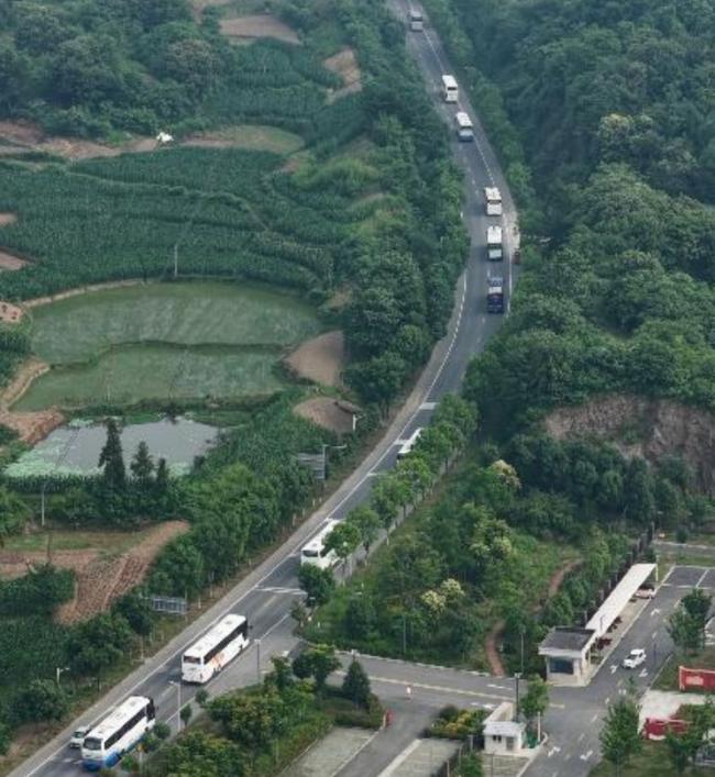 头车“91666” 毛坦厂再现盛大送考名场面 头车“91666” 毛坦厂再现盛大送考名场面