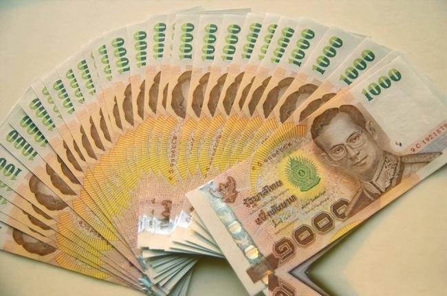 一年5.3万亿流出,一场金融战彻底打响 一年5.3万亿流出,一场金融战彻底打响