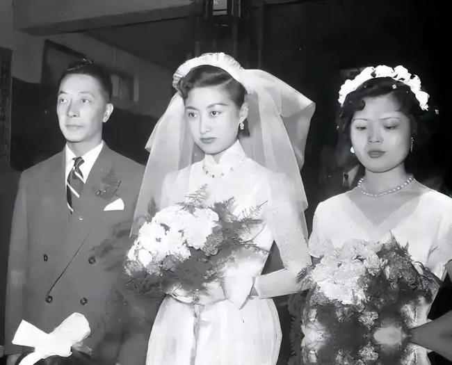 蒋经国和美人张正芬合影,难怪她看不上伊能静 蒋经国和美人张正芬合影,难怪她看不上伊能静