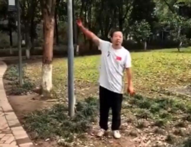 副教授刺死副校长 高举血手大喊“替天行道” 副教授刺死副校长 高举血手大喊“替天行道”