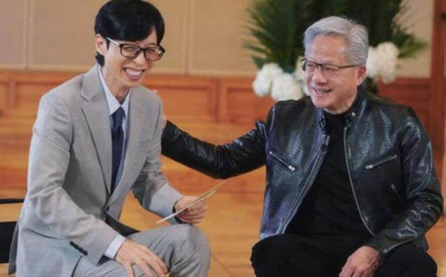 黄仁勋脱口秀录制画面曝光 黄仁勋脱口秀录制画面曝光