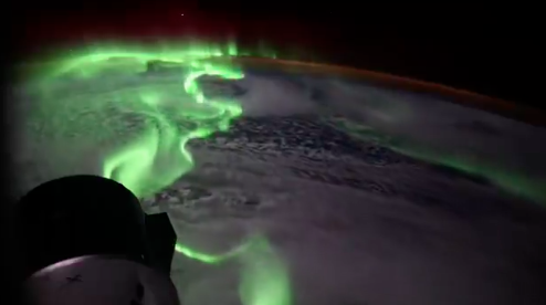 她在太空船上拍下南极奇景 美到窒息 她在太空船上拍下南极奇景 美到窒息
