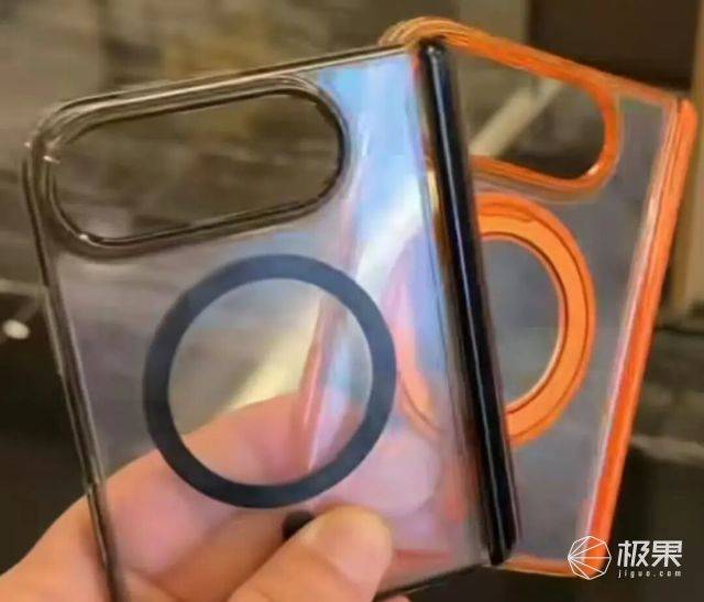 15000元!iPhone折叠屏全面曝光 15000元!iPhone折叠屏全面曝光