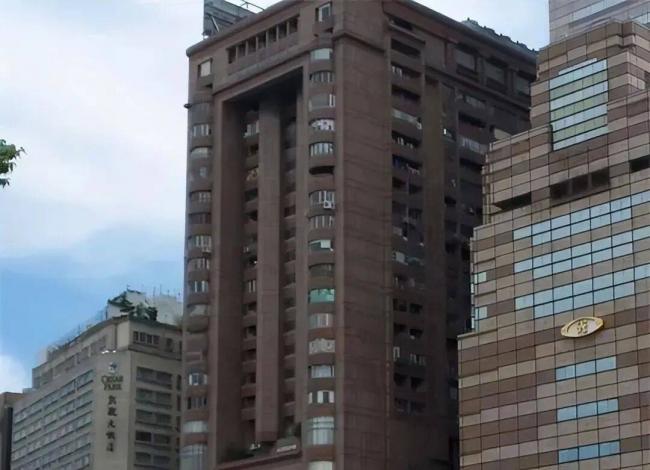 最败家千金:父亲登顶华人首富,她5年败空帝国 最败家千金:父亲登顶华人首富,她5年败空帝国